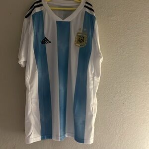NWT MENS  XL ADIDAS FIFA SOCCER PERFORMANCE OFFICIAL LICENSED PRODUCT WHITE BLUE